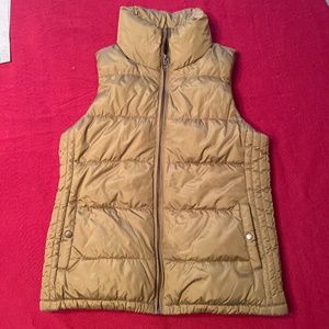 Olive green Women’s puffer vest